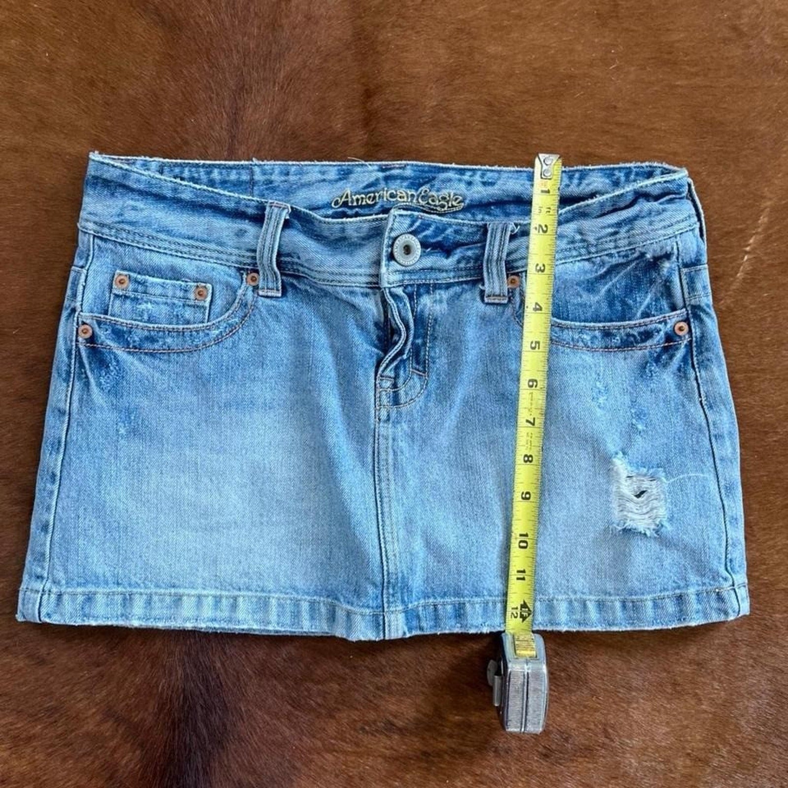 American Eagle Vintage Y2K Low-Rise Denim Mini Skirt – Size 8